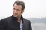 Un balcon sur la mer (2010) - Jean Dujardin Un balcon sur la mer (2010) - Jean Dujardin