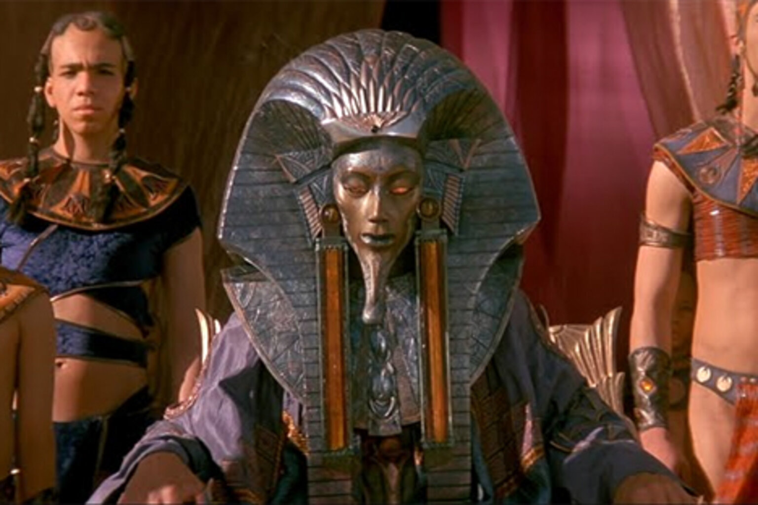 Под ра. Звездные врата фараон. Звёздные врата ра фараон 1994. Фильм Звездные врата фараон. Звездные врата Амон ра.