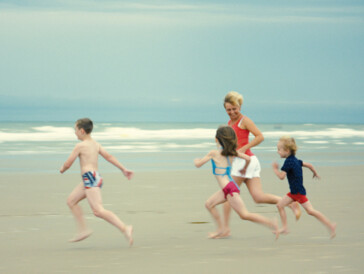 «Petite fille» - Mother On A Mission