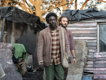 Michael Kenneth Williams et Chris Evans exfiltrent des réfugiés en Israël dans «The Red Sea Diving Resort»