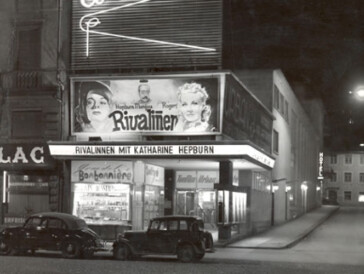 Ab den 1930er-Jahren lockten Kinos vermehrt mit einladenden Leuchtreklamen, wie hier das Kino Urban in Zürich.
