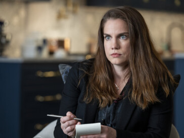 Die ehrgeizige Journalistin «Vivian Kent» wird von Anna Chlumsky gespielt.