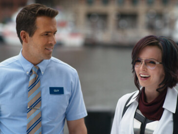 Guy (Ryan Reynolds) und Molotov Girl (Jodie Comer)