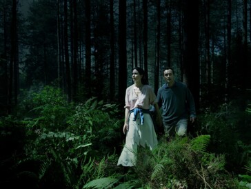Jude Law et Katherine Waterston dans «The Third Day»