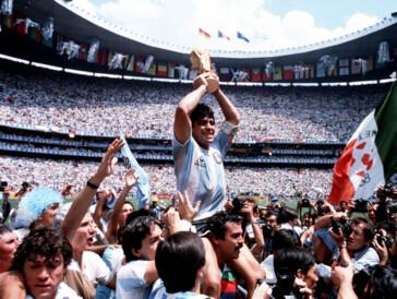 Locarno: «Diego Maradona» - Une légende sur la Piazza Grande