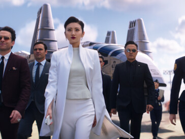 Wer hartnäckig sucht, findet vielleicht Anspielungen auf unsere immer stärker automatisierte Welt: Tian Jing alias Liwen Shao hat eine genaue Vorstellung von der Zukunft.