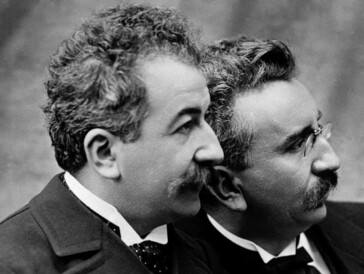 Die Gebrüder Lumière sorgten 1896 mit ihrem Kinematographen an der Genfer Landesausstellung für Aufsehen.
