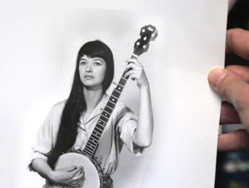 «A Bright Light – Karen and the Process» - Oraison funèbre, élégie lumineuse