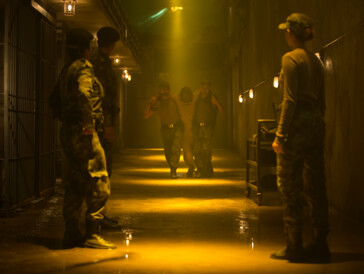 Düster, beklemmend, aussichtslos: Das militärische Befragungscenter, wo sich die meisten Szenen von «Ghul» abspielen.