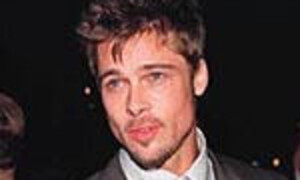Brad Pitt se fait remonter les bretelles par une équipe de tournage