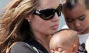 Pitt- und Jolie-Adoptivkind Zahara krank