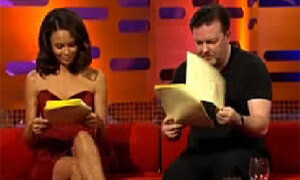 Ricky Gervais und Thandie Newton lesen Porno vor

