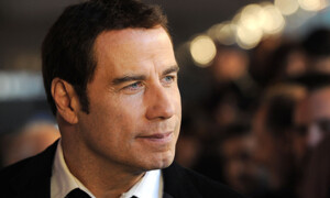 John Travolta va bientôt jouer aux côtés de Kate Bosworth dans "Life On Line". David Hackl, qui a réalisé les films "Saw", sera aux commandes de ce film d'action.