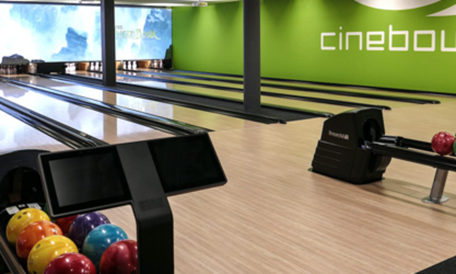 Neuer ffnung der KITAG Gruppe Cinebowling mit Sportsbar in der